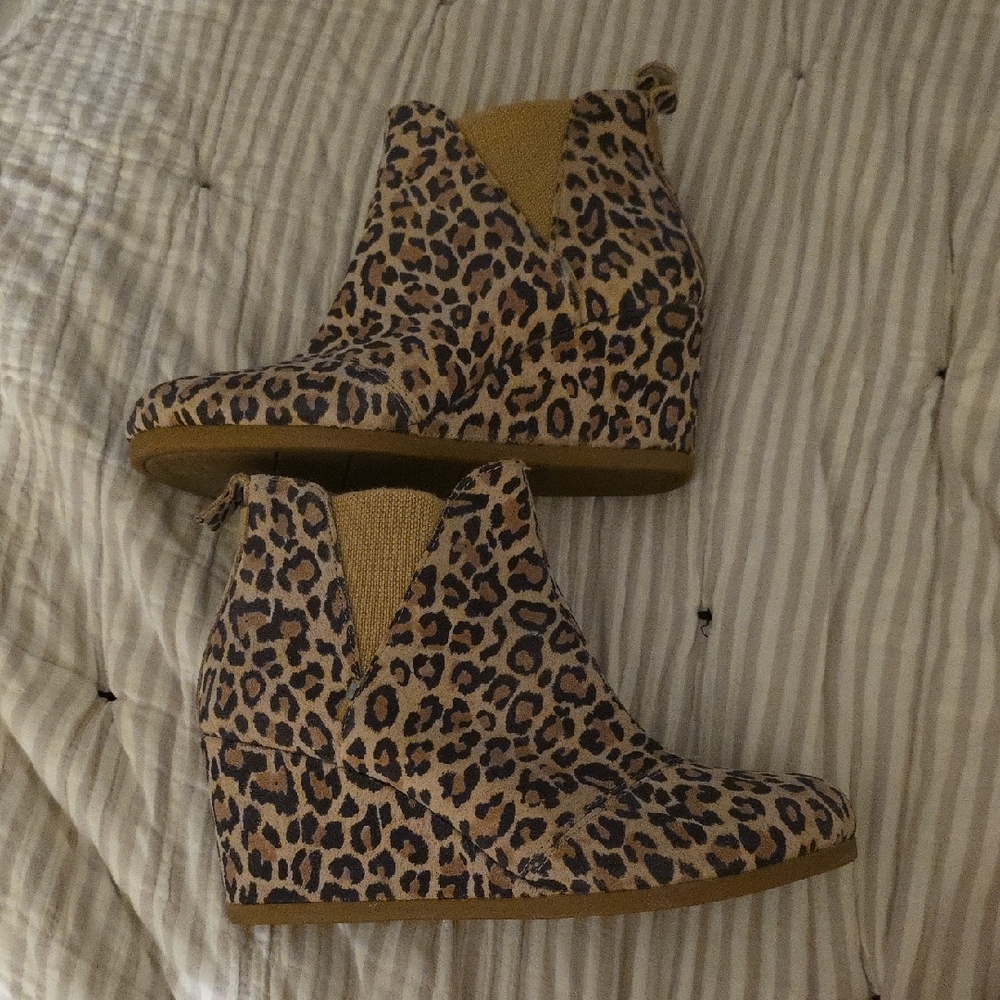 Toms Leopard Print Ankle Booties